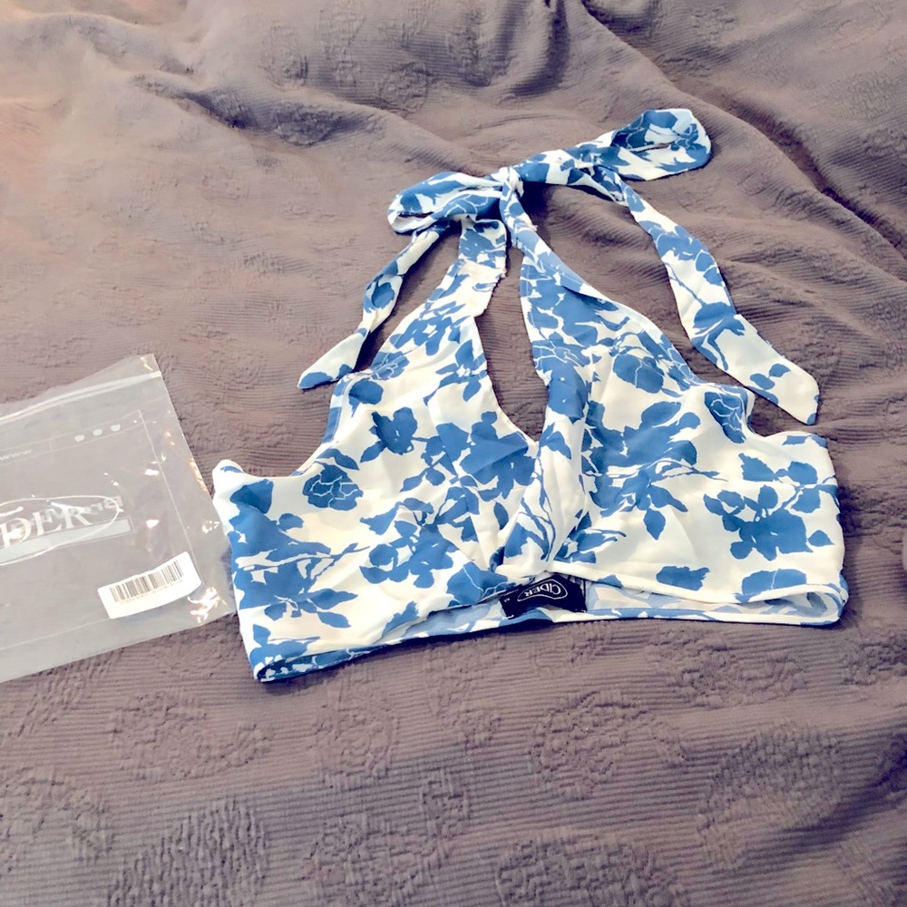 Cider blue flower halter crop top